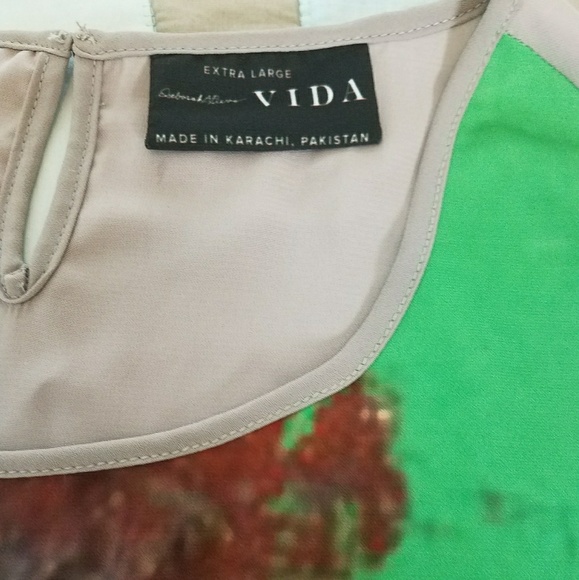 Art inspired XL light weight blouse by Vida - Picture 4 of 4